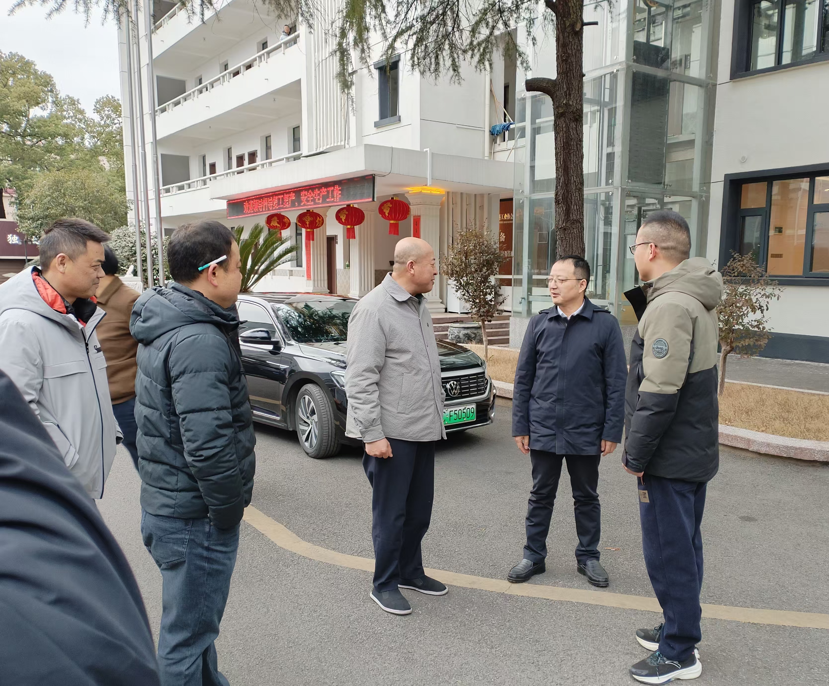 區(qū)委副書記、區(qū)長柳軍輝來我司調(diào)研復工復產(chǎn)、安全生產(chǎn)工作